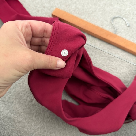 Lululemon align sports *light support C/D pomegranate - Picture 3 of 4